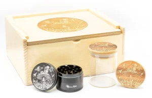 alien stash box, psychedelic stash box, mushroom stash box, cannabis storage box, weed stash box, smell resistant stash box, trippy cannabis accessory, premium stash box, cannabis accessories CED, discreet cannabis storage, alien mushroom design, lifestyle stash box, travel stash box